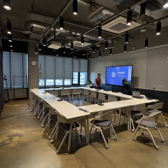 [CASE0181] 회의실 화상회의시스템 이동식으로 설계